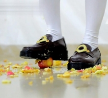 A258 - 胡桃（踩苹果） JS251121