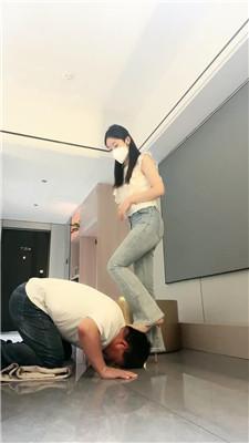 055853xhze3zeharix3x3a.jpg