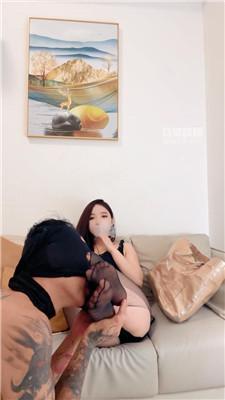 165352e5lsbbbs8gugebv8.jpg